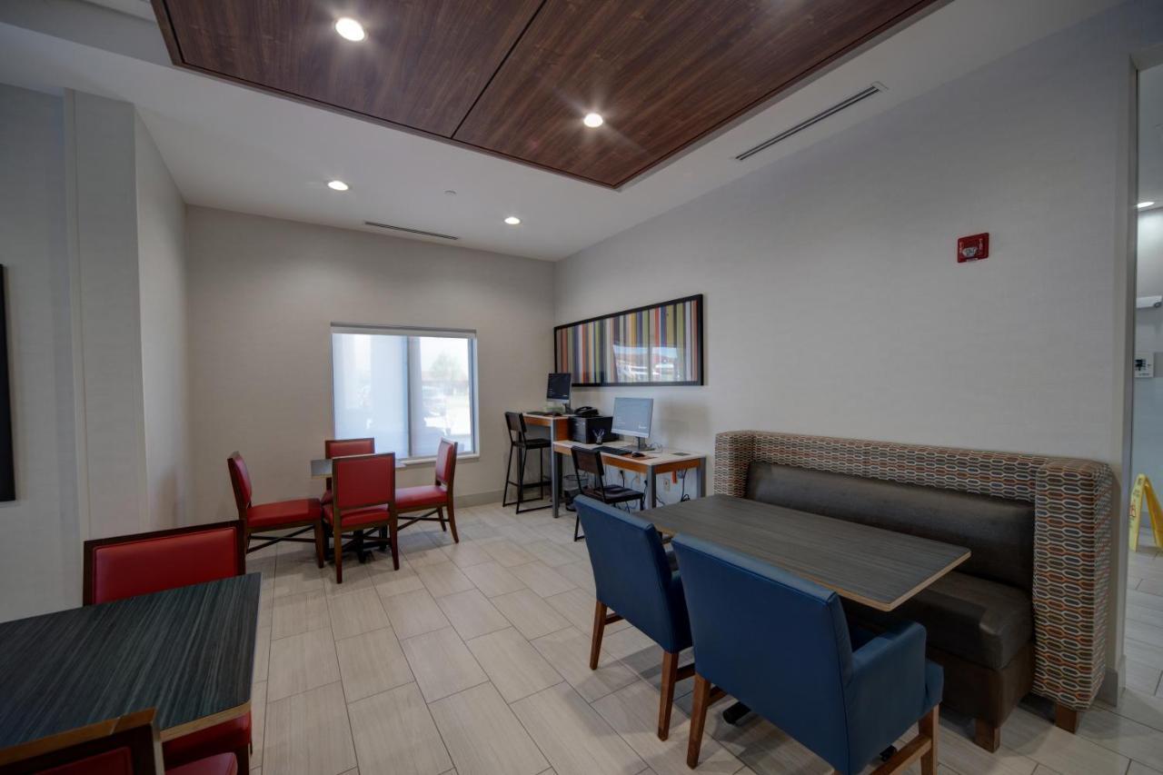 Holiday Inn Express Hotel & Suites Oklahoma City-West Yukon By Ihg Экстерьер фото